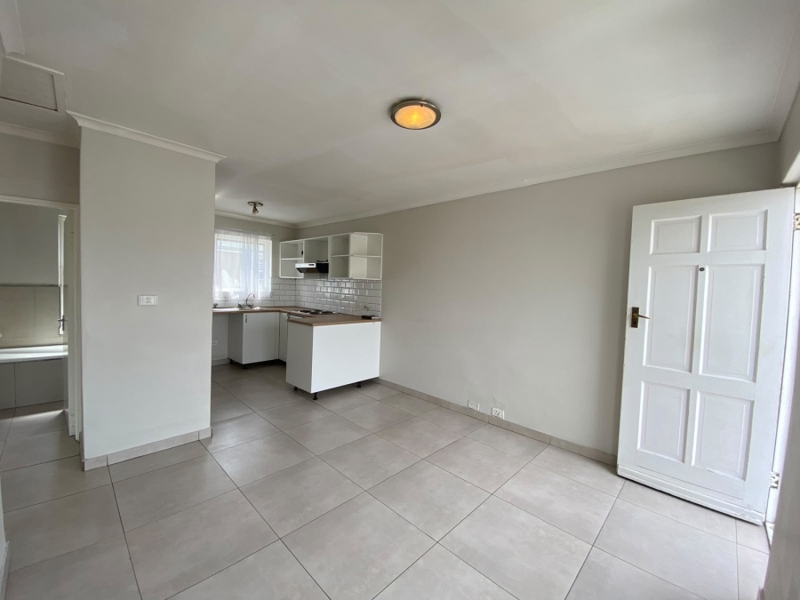 To Let 2 Bedroom Property for Rent in Vredekloof East Western Cape